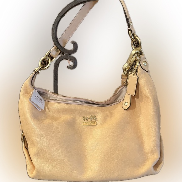 NWT Coach Apricot Hailey outlet Hobo Bag - Picture 3 of 8